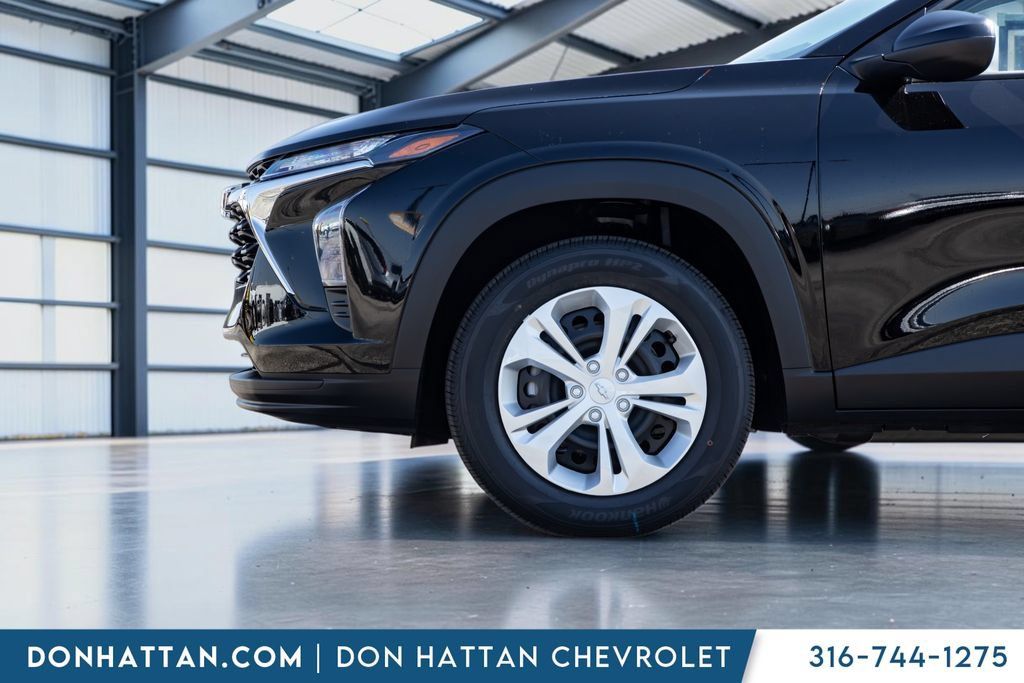New 2026 Chevrolet Trax LS FWD image 31