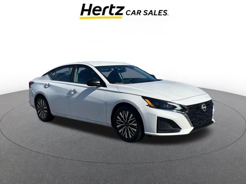 Used 2025 Nissan Altima 2.5 SV image 1