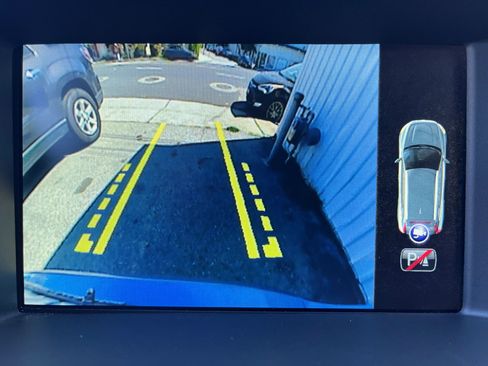 Used 2017 Volvo XC60 T5 Dynamic w/ Preferred Option Package image 26