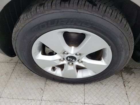 Used 2019 Kia Soul image 31