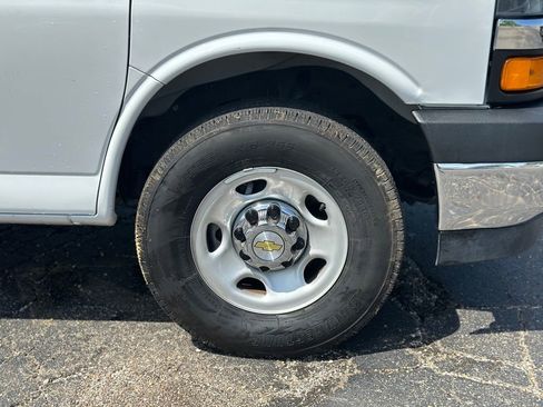 Used 2025 Chevrolet Express 3500 LT w/ LT Preferred Equipment Group RWD image 25