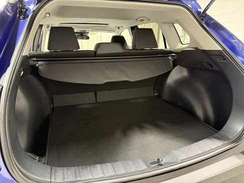 Used 2025 Toyota Corolla Cross LE image 19