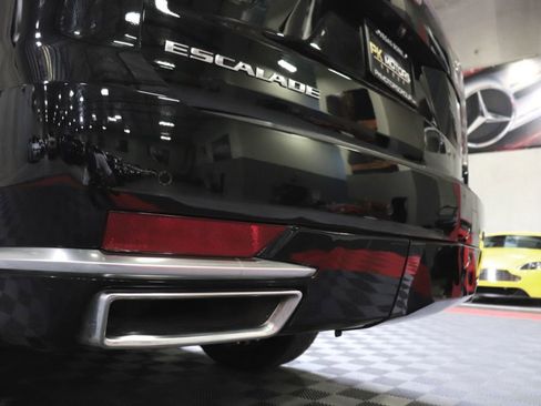 Used 2021 Cadillac Escalade ESV Luxury image 78