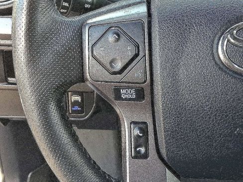 Used 2019 Toyota Tacoma TRD Sport image 21