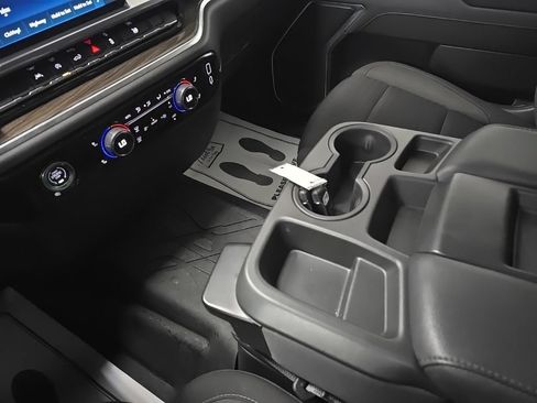 Used 2022 Chevrolet Silverado 1500 LT RWD image 26