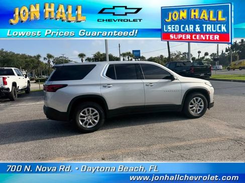 Used 2022 Chevrolet Traverse LS FWD image 11
