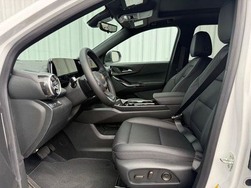 New 2026 Chevrolet Equinox LT w/ Convenience Package II FWD image 6