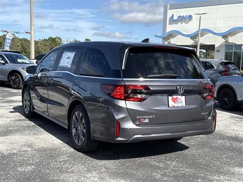 New 2026 Honda Odyssey Touring image 7