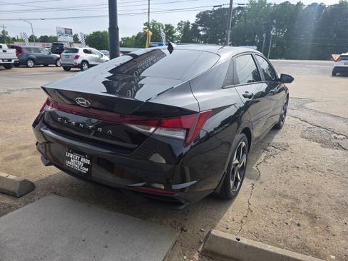 Used 2023 Hyundai Elantra SEL w/ Convenience Package FWD image 5