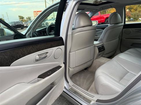 Used 2011 Lexus LS 460 AWD image 19