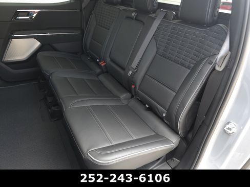 Used 2024 GMC Sierra EV Denali image 34
