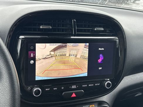 Used 2024 Kia Soul S image 13