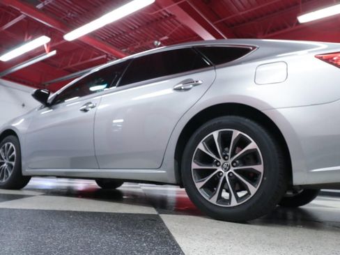 Used 2018 Toyota Avalon XLE Premium FWD image 39