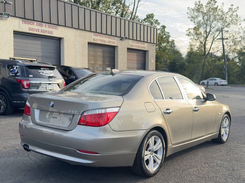 Used 2010 BMW 528i xDrive Sedan AWD/4WD image 6