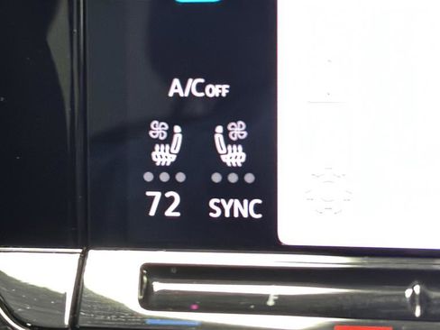 Used 2025 Volkswagen Atlas SEL Premium R-Line image 33