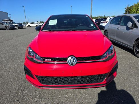 Used 2021 Volkswagen GTI SE image 9