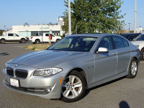 Used 2013 BMW 528i xDrive Sedan image 3