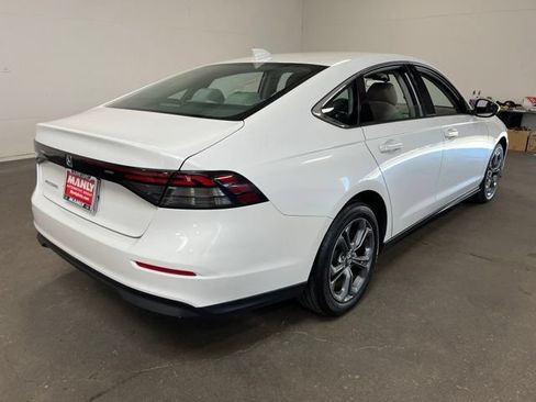 Used 2023 Honda Accord EX image 3