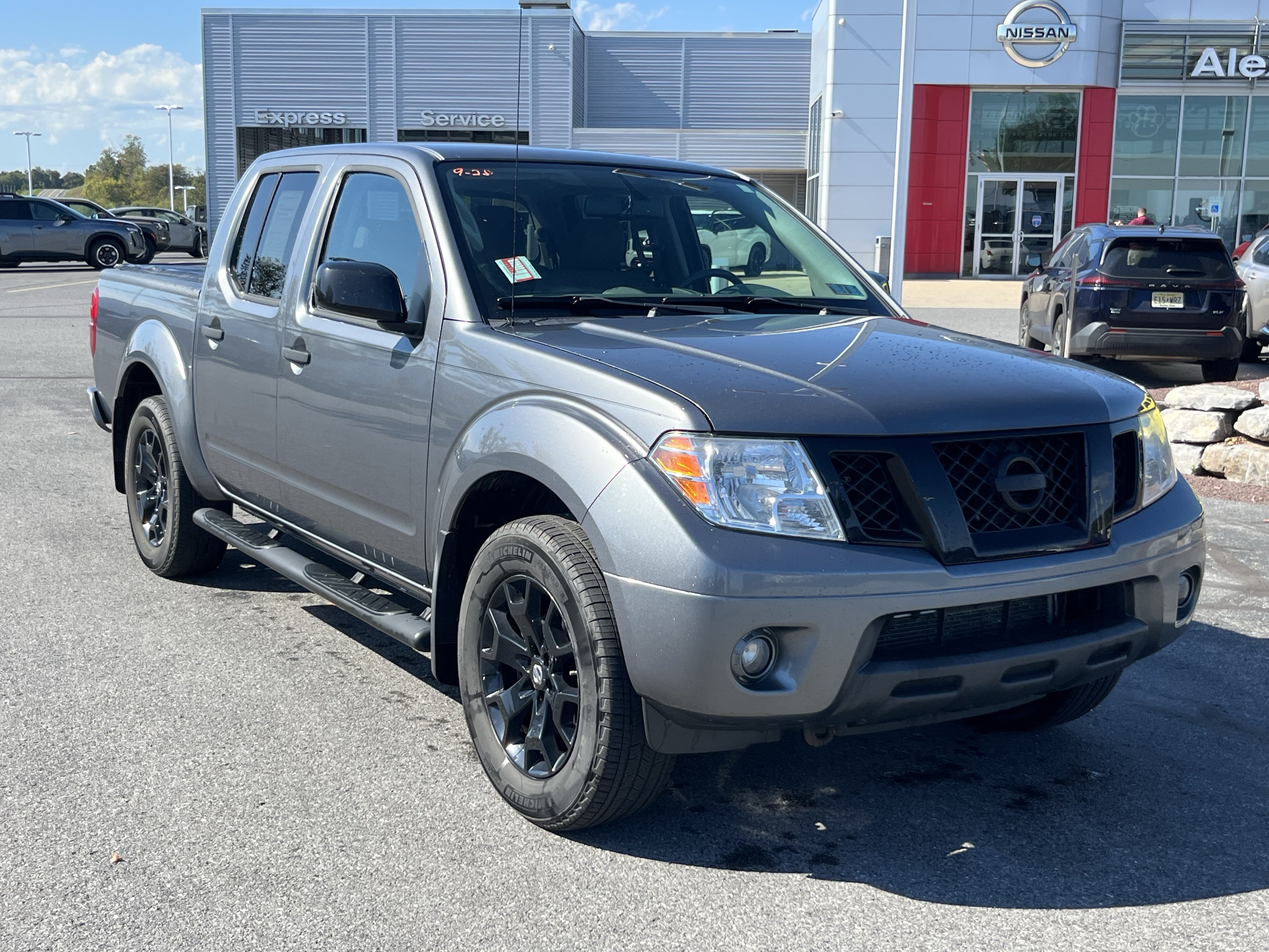 Used 2019 Nissan Frontier SV w/ Value Truck Package AWD/4WD image 1