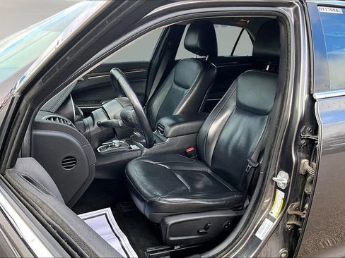 Used 2016 Chrysler 300 Limited w/ Driver Convenience Group image 18