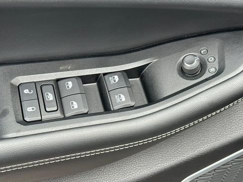 Used 2023 Jeep Grand Cherokee L Limited image 15