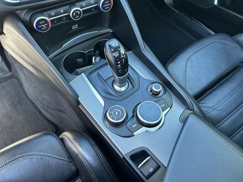 Used 2018 Alfa Romeo Giulia Ti Sport w/ Quick Order Package 22S Sport AWD/4WD image 22
