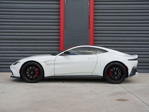 Used 2023 Aston Martin V8 Vantage Coupe RWD image 10