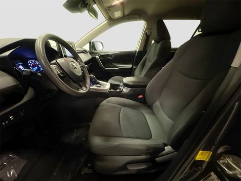 Used 2019 Toyota RAV4 LE image 22