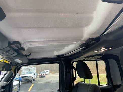 Used 2021 Jeep Gladiator Sport image 27