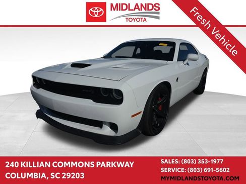 Used 2017 Dodge Challenger SRT Hellcat image 1