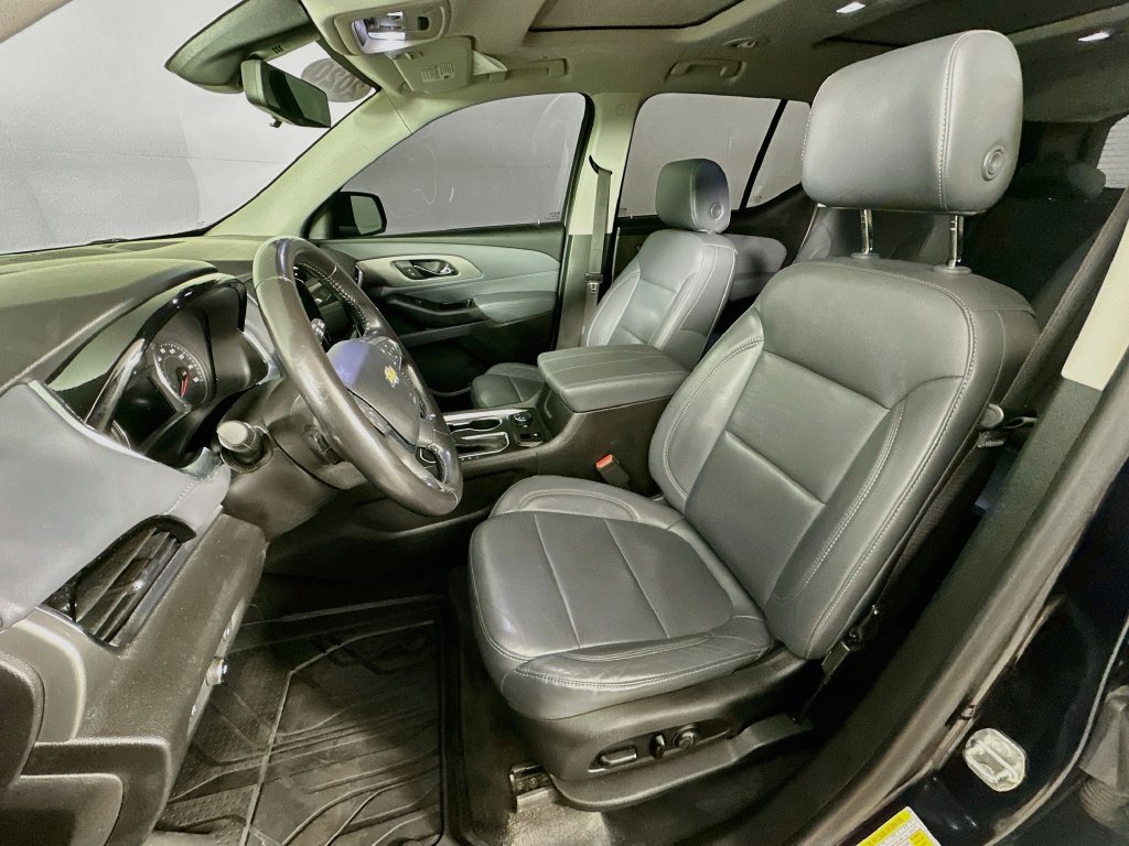 Used 2020 Chevrolet Traverse LT w/ LT Premium Package AWD/4WD image 31