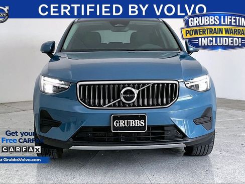 Certified 2025 Volvo XC40 B5 Core AWD/4WD image 3