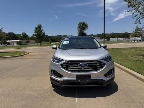 Used 2019 Ford Edge Titanium w/ Equipment Group 301A FWD image 9