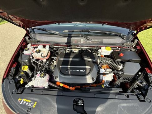 Used 2023 Chrysler Pacifica Touring-L image 25