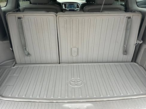 Used 2016 Toyota Highlander Limited Platinum AWD/4WD image 18