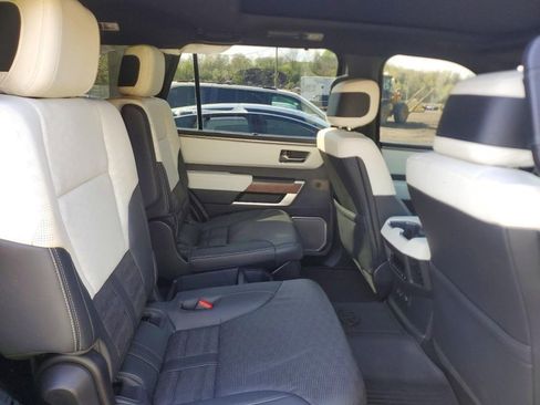 Used 2023 Toyota Sequoia Capstone AWD/4WD image 9