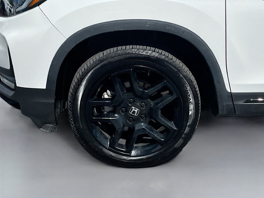 Used 2025 Honda Passport Black Edition image 32