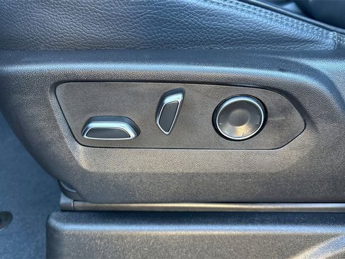 Used 2025 GMC Yukon XL Denali image 18