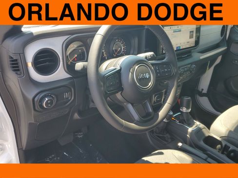 New 2025 Jeep Gladiator Sport image 11