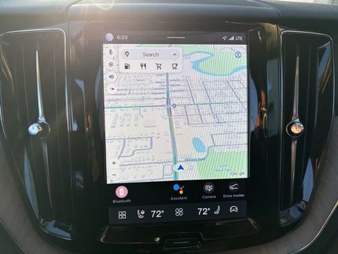 Used 2025 Volvo XC60 B5 Plus image 23