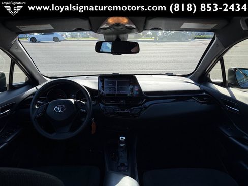 Used 2019 Toyota C-HR LE FWD image 16