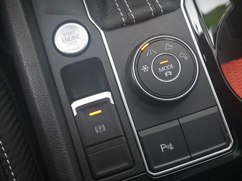 Used 2022 Volkswagen Atlas Cross Sport SE image 31