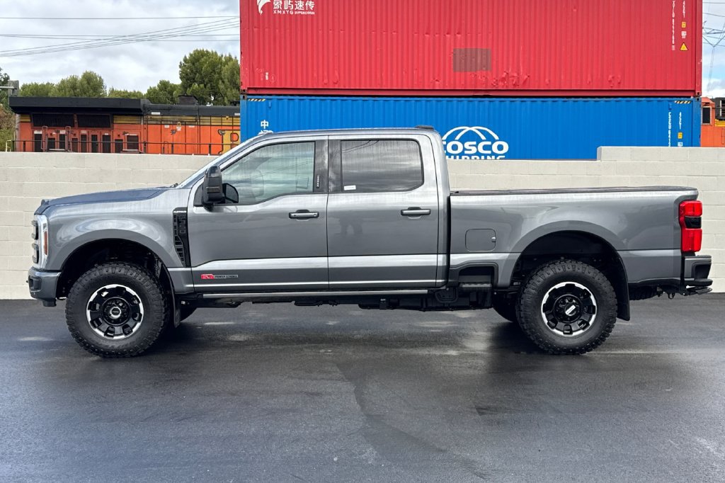 Used 2026 Ford F350 Platinum w/ Tremor Off-Road Package AWD/4WD image 12