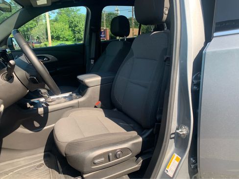 Used 2023 Chevrolet Traverse LT w/ LPO, Floor Liner Package AWD/4WD image 12