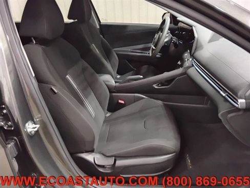 Used 2024 Hyundai Elantra SEL image 14