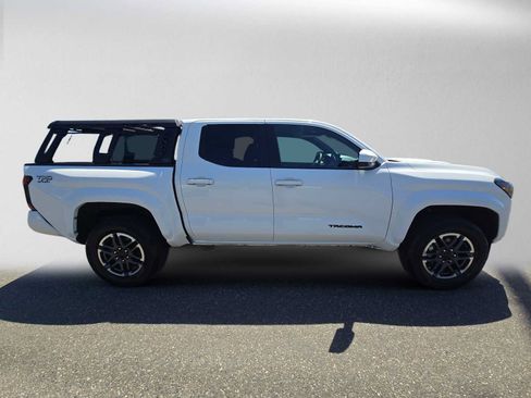 Used 2025 Toyota Tacoma TRD Sport AWD/4WD image 8