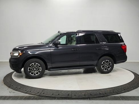 Used 2024 Ford Expedition XLT RWD image 4