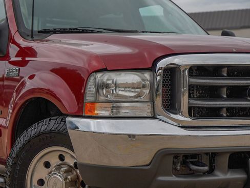Used 2003 Ford F250 XLT image 4