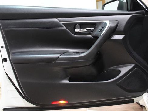 Used 2016 Nissan Altima 2.5 SR FWD image 26