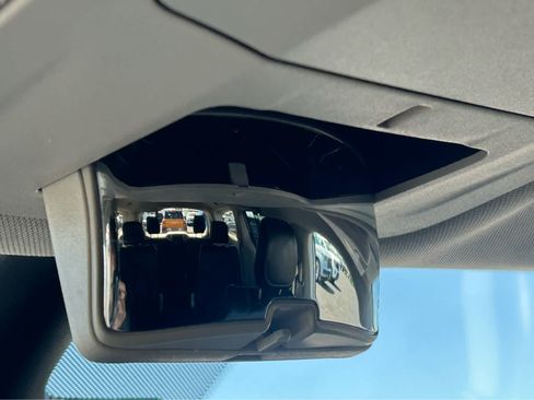 Used 2023 Chrysler Pacifica Touring-L FWD image 45